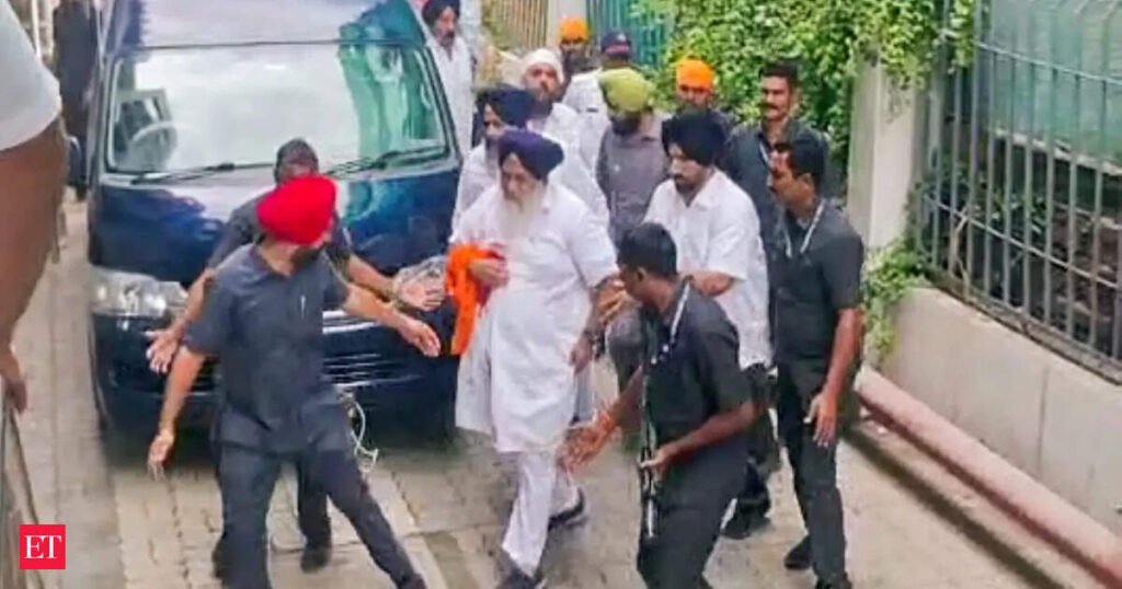 Maharashtra police officer showed heroic courage in saving Sukhbir Badal: Harsimrat Kaur Badal