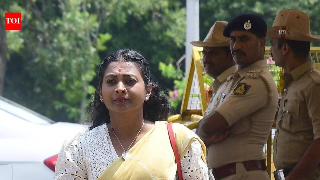 Congress leaders rebel against Mudigere MLA Nayana Motamma