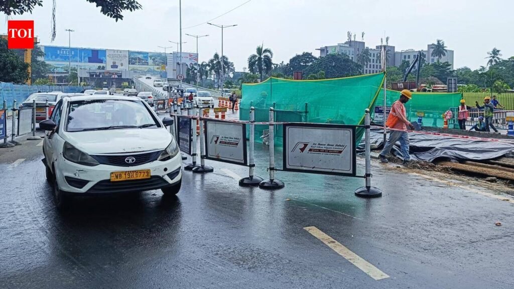 Metro Cordons Off Part Of Cave-In Site Road, Halts Orange Line Work