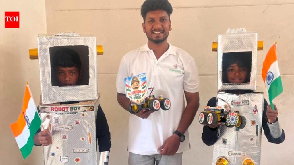 ‘Robot boys’ steal show at Kavundampalayam govt School’s Independence Day event