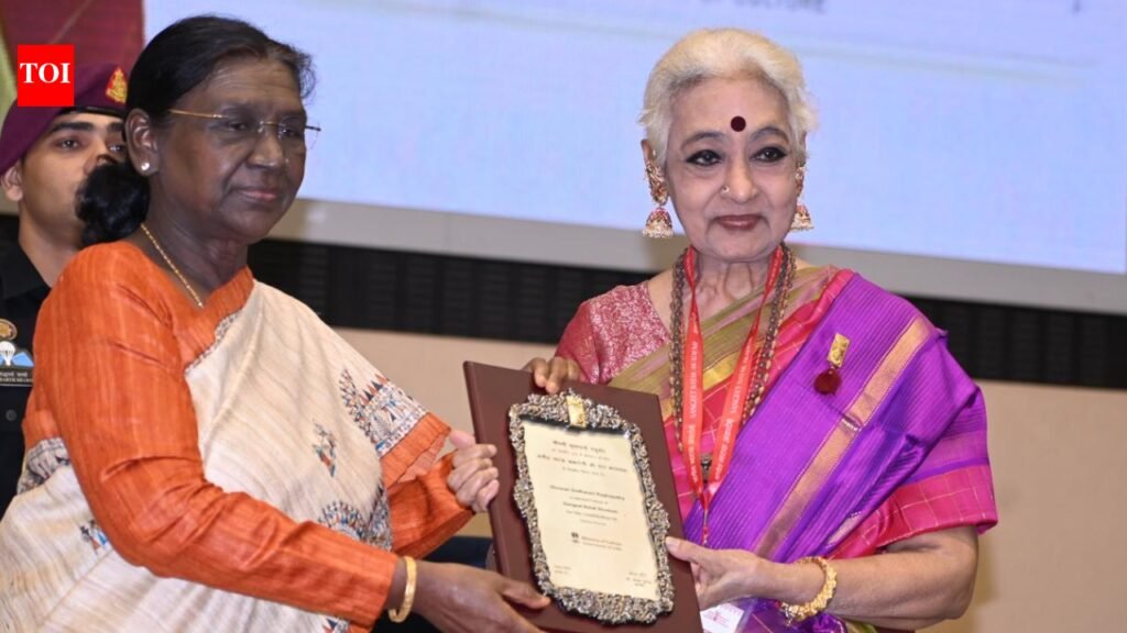 Bharatanatyam dancer Sudharani receives Akademi Ratna Sadasyata