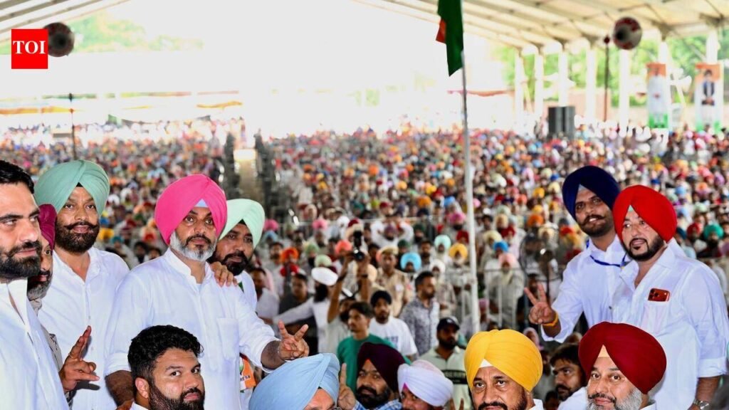 Channi on stage, Randhawa challenges Warring’s ‘one ticket per family formula