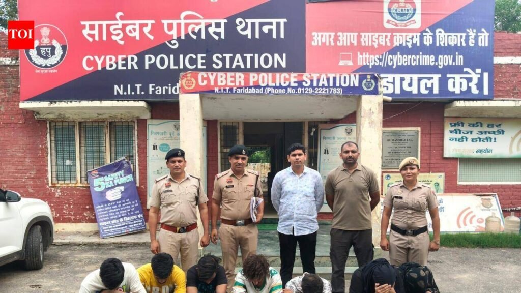 Delhi call centre for credit card frauds busted by Fbd police
