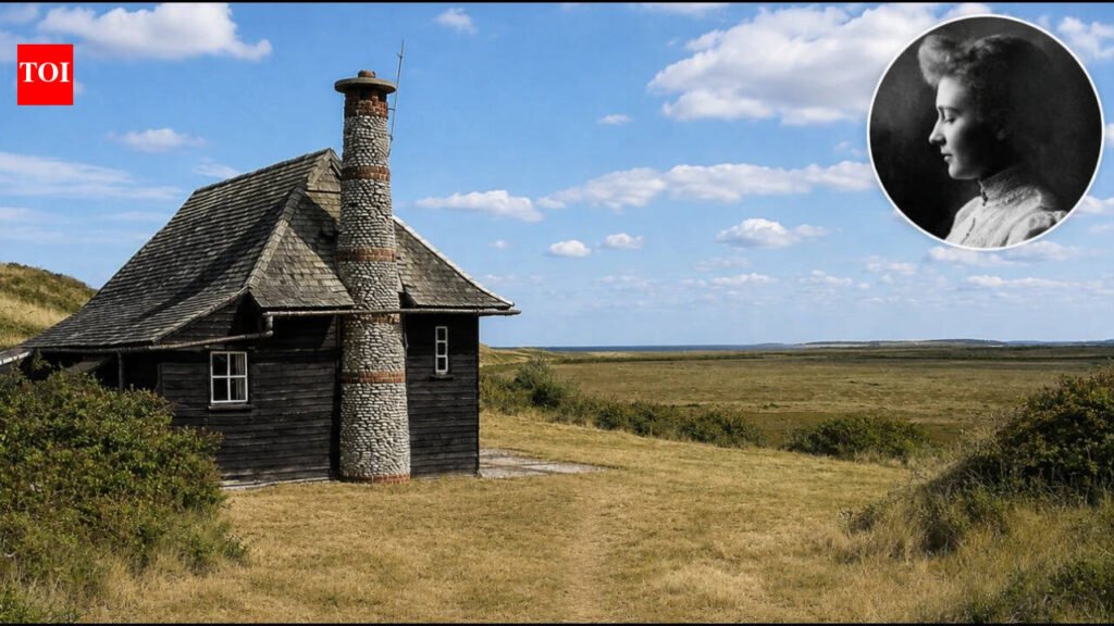 In 1924, British photographer Emma Turner moved into a hut on a 1,200-acre island; over two breeding seasons, its tern colonies topped 1,000 nests