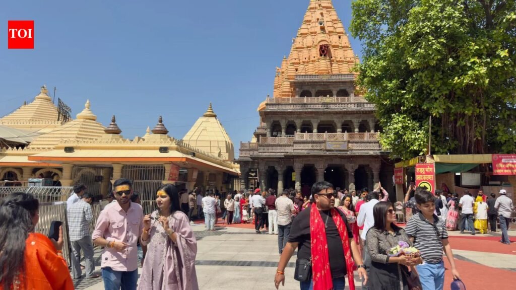 Stampede-like situation at Ujjain temple leaves devotees injured