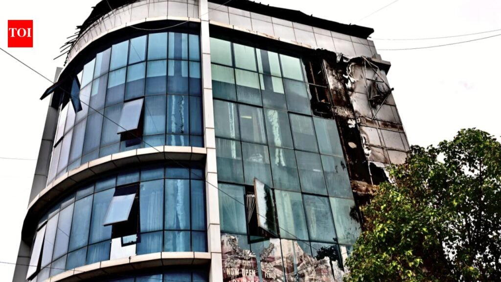 Fire breaks out in basement of Mumbai’s Aayakar Bhavan | Mumbai News