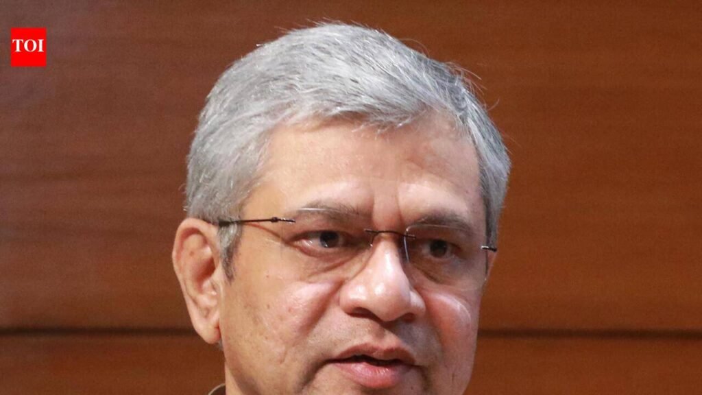 Rly min asks officers to keep watch on vulnerable tracks | Bhubaneswar News