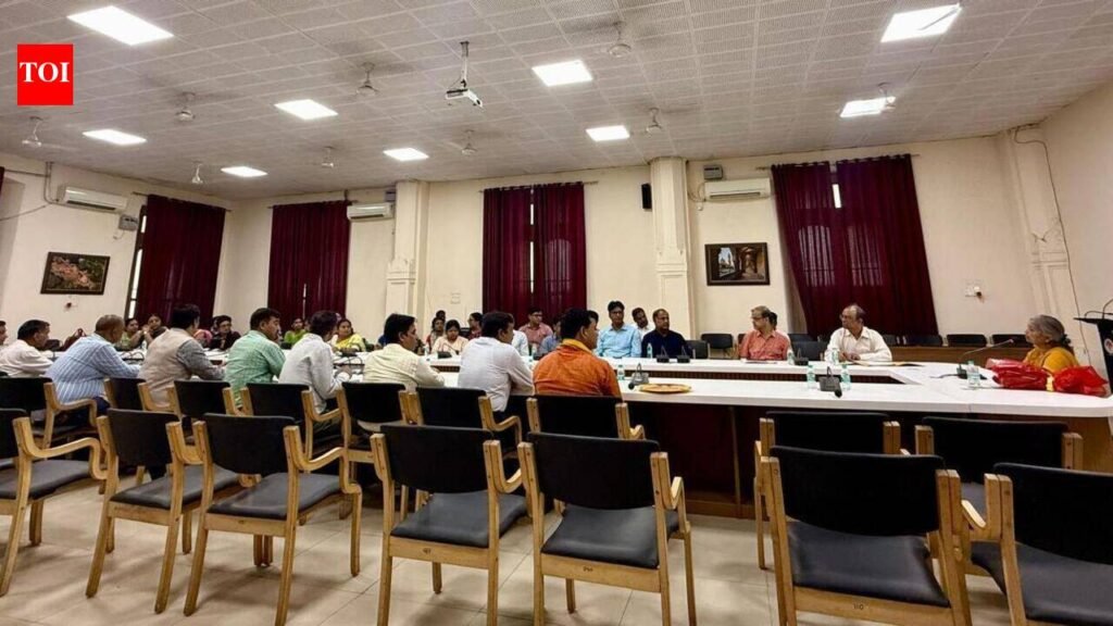AU VC launches hostel cleanliness, garden competitions | Prayagraj News