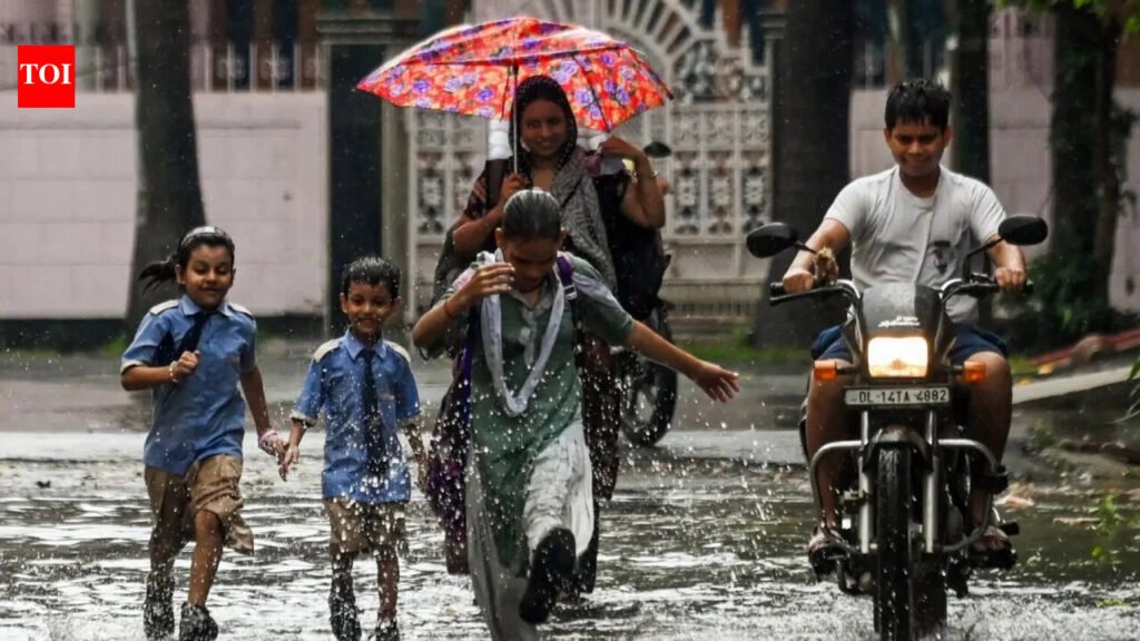 Prayagraj Rain: Schools closed amid severe waterlogging, IMD warns of heavy rain in UP | Prayagraj News