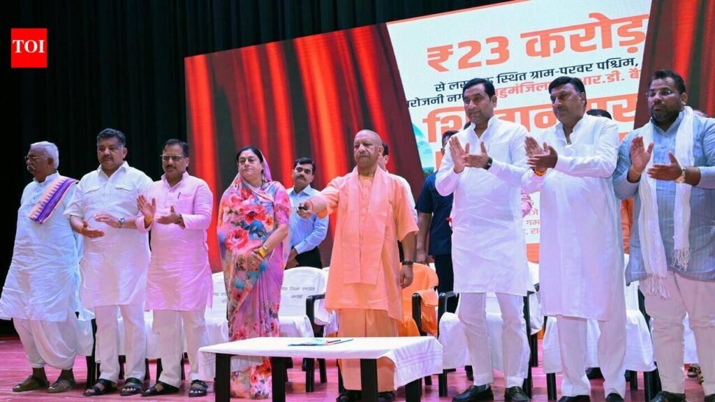 CM announces hike in PRD volunteers’ daily allowance, launches Rs 5L cashless health cover | Varanasi News