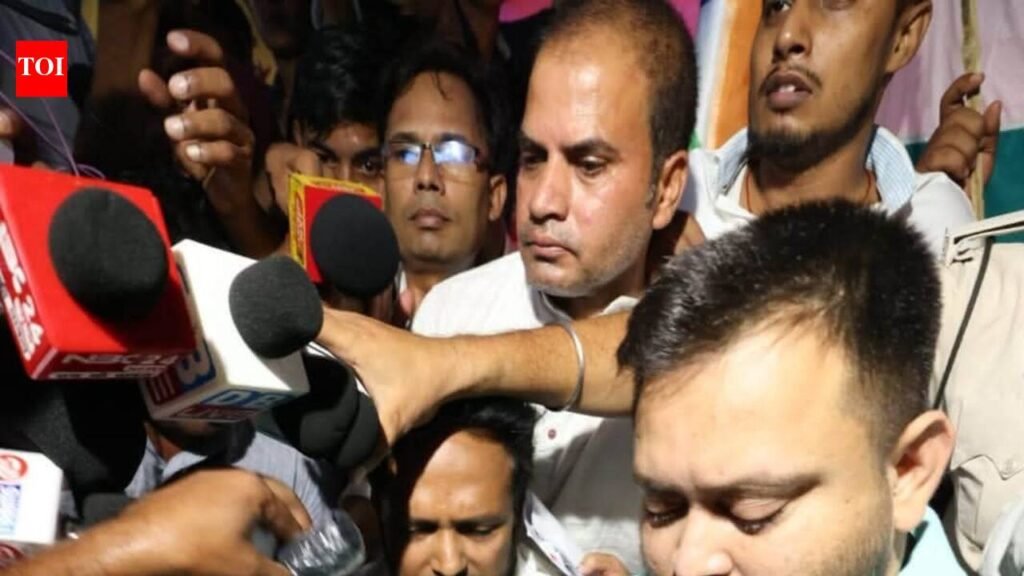 Party functionaries extend support to research scholars’ protest | Patna News