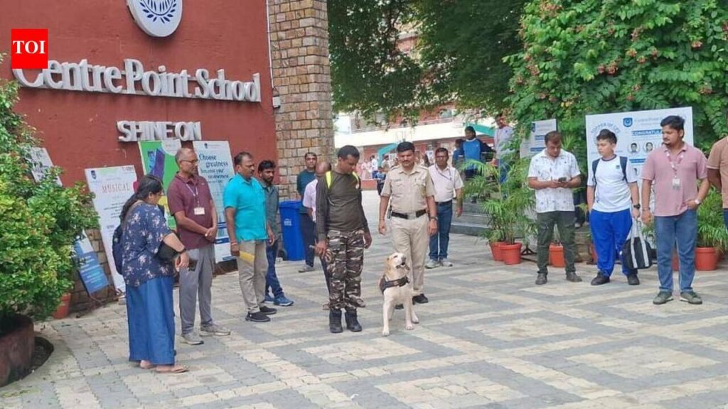 Massive evacuation ops in Nagpur after email threatens to bomb 20 schools, RSS shakhas, key govt offices | Nagpur News