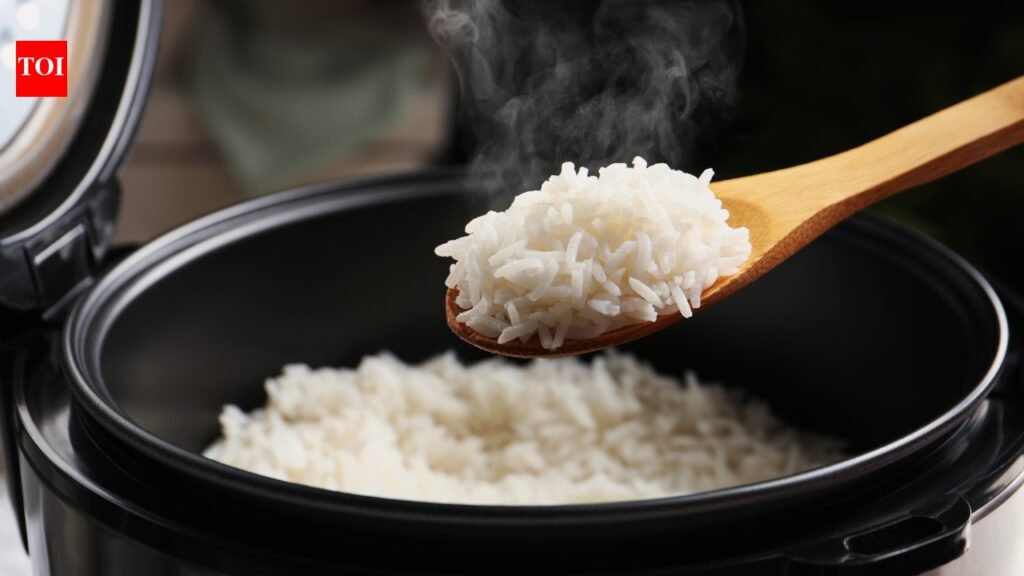 Why does reheated rice sometimes become hard and dry? 4 ways to bring it back to life