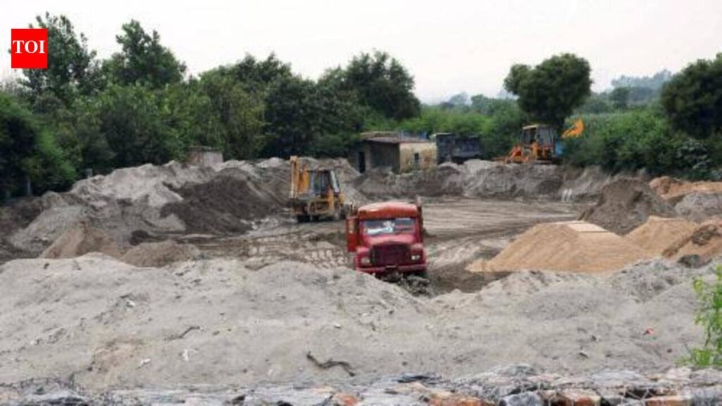 Sand mafia attempts to ram tehsildar’s vehicle in Buldhana | Nagpur News