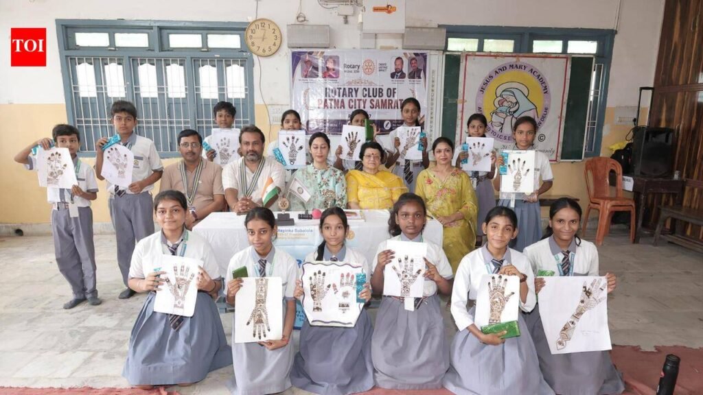 Mehndi contest held at Jesus and Mary Academy | Patna News
