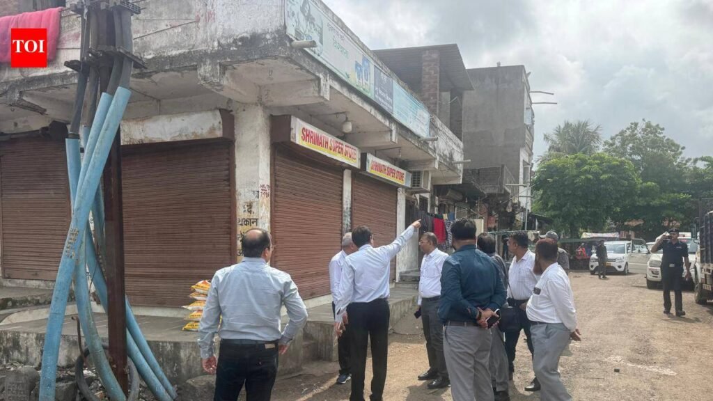 Central team assesses flood damage in city | Surat News