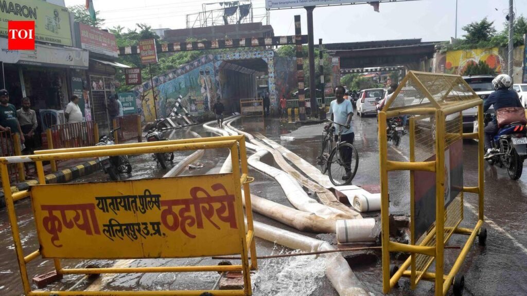Samajwadi party protests over waterlogging in city | Prayagraj News