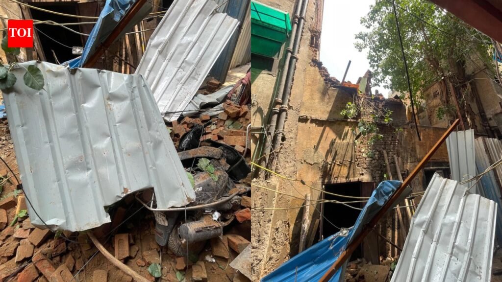 1 dead, 3 injured after building collapses during demolition work in Delhi’s Karol Bagh | Delhi News