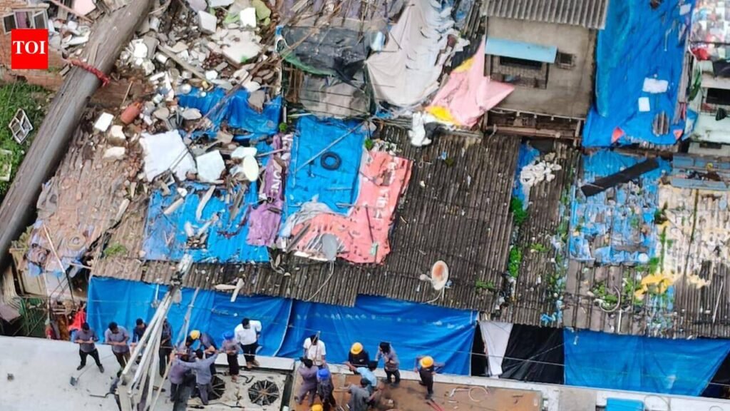 10 injured after crane collapses at Kurla building demolition site in Mumbai | Mumbai News