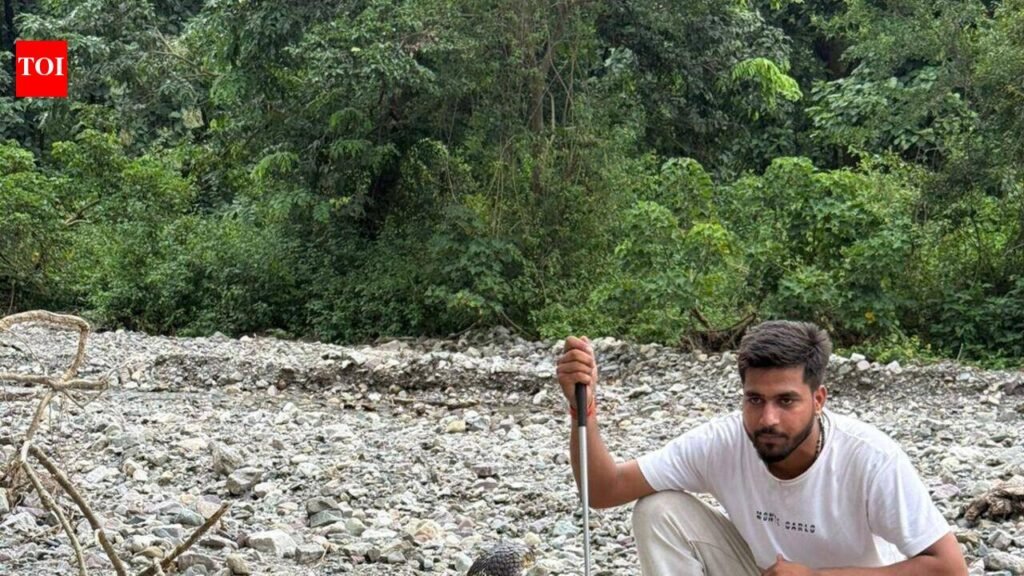 Buxar’s ‘Snake Man’ devotes his life to rescuing reptiles and people | Patna News