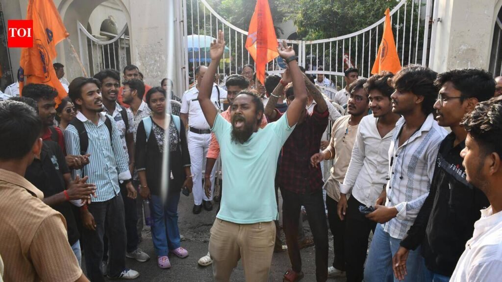 After JU, ABVP takes protests to Presidency, Calcutta University | Kolkata News