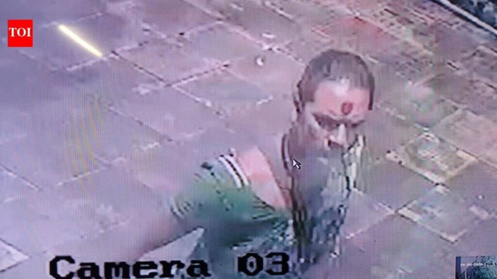 Sexual assault on airhostess in Mumbai: Accused who posed as transgender person had travelled 20km from Kalwa with two friends to Marol-Powai belt | Mumbai News
