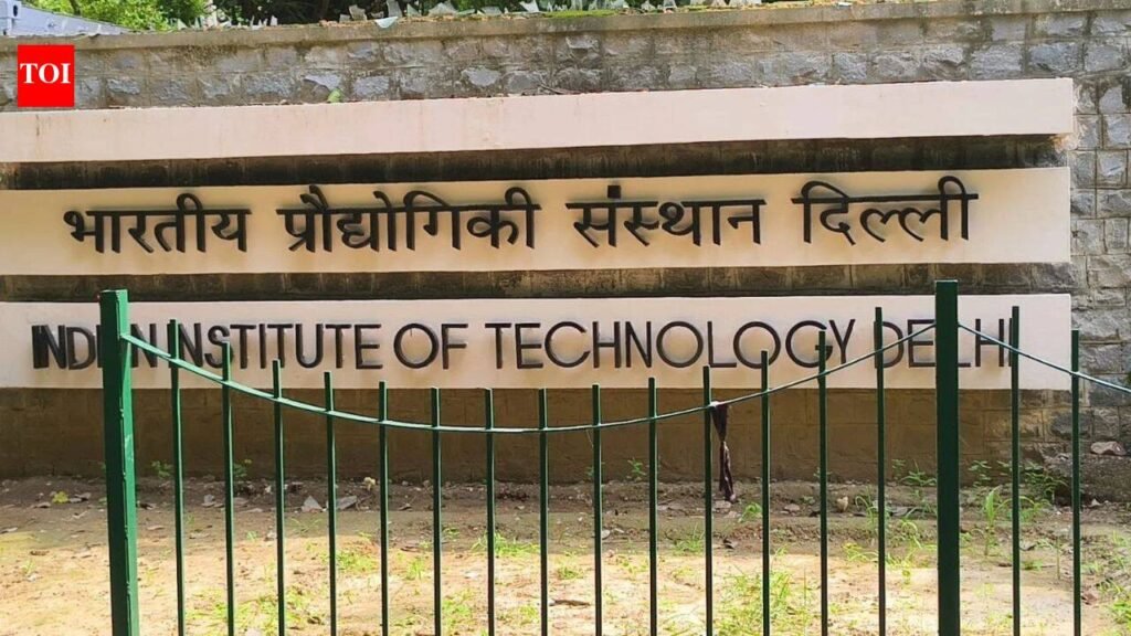 Scuffle between student, non-teaching staffer over transfer certificate at West Bengal school | Kolkata News
