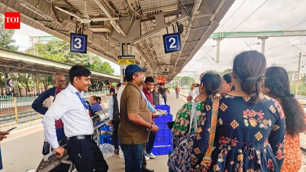Axle-heating delays Bengaluru-Ernakulam Vande Bharat by 6 hours | Bengaluru News