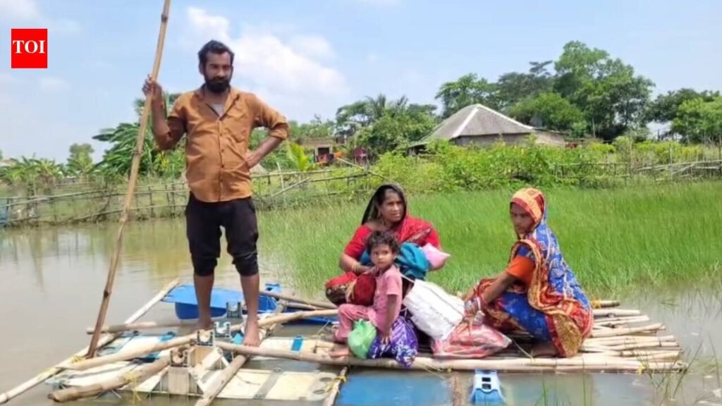 Door turns raft as Balasore man ferries pregnant wife to hospital | Bhubaneswar News