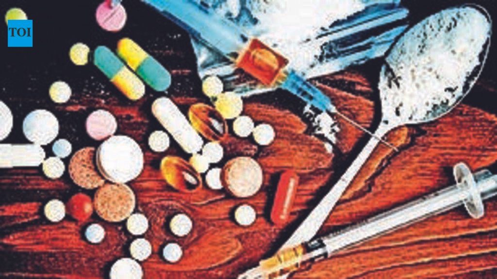 Former air hostess caught trafficking 977gm of mephedrone near Surat | Surat News