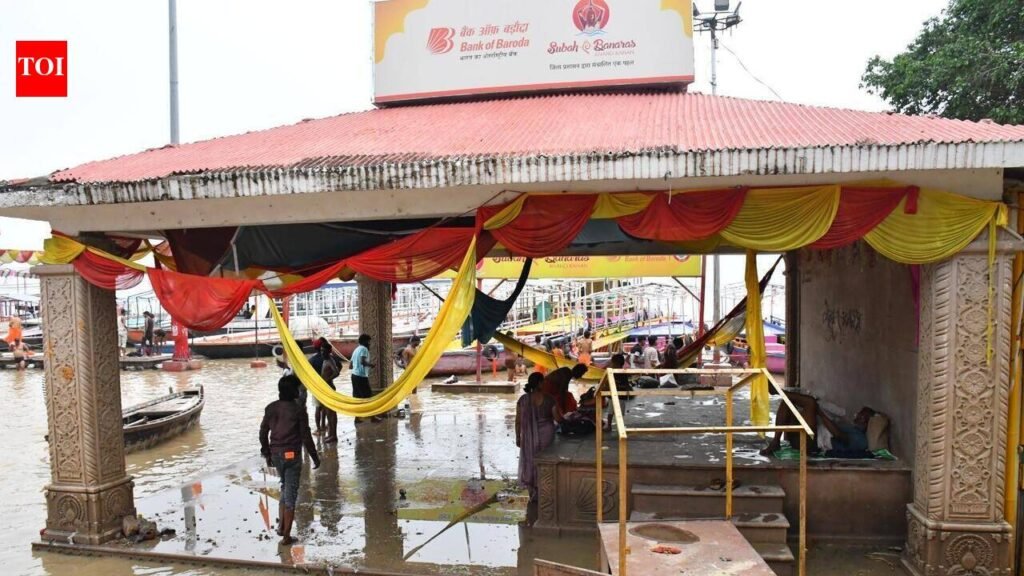 Ganga recedes 2cm per hour in Varanasi, offers relief to residents | Varanasi News