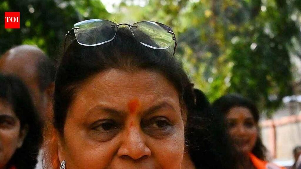 Shiv Sena’s Gurav meets BMC chief, demands disqualification of Mumbai corporator Vishakha Raut | Mumbai News