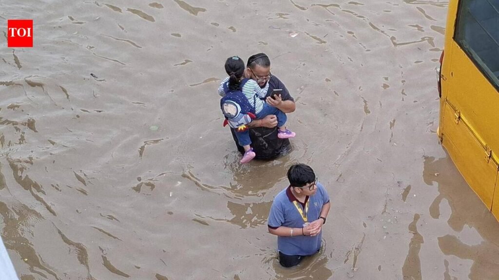 Day after rain chaos, civic lapses draw ire, scrutiny in Gurgaon | Gurgaon News