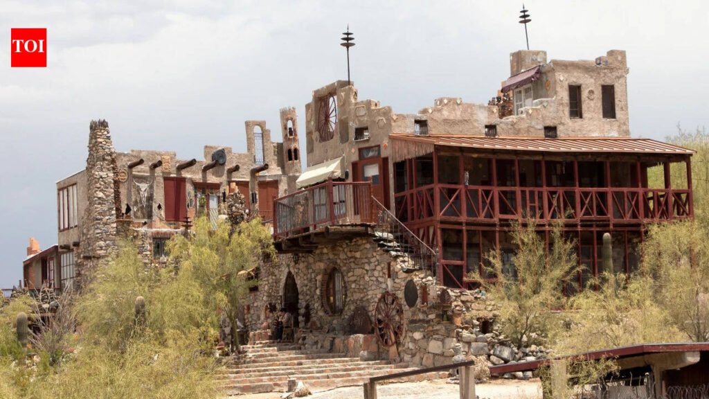 In 1934, an Arizona father began gathering rejected objects and desert Stone; 11 years later, the salvage had become an 18-room castle for his daughter | World News