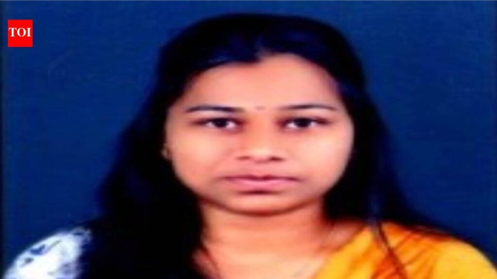 Revenue assistant Snehal Sawant dies after sickle attack by boyfriend | Thane News