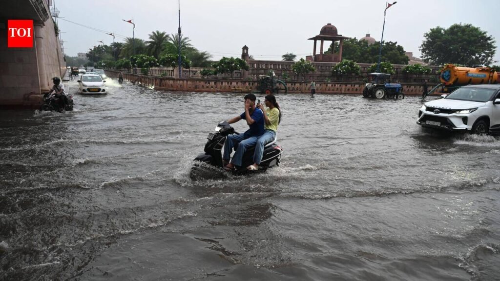Rain keeps weather pleasant, brace for thundershowers today | Lucknow News