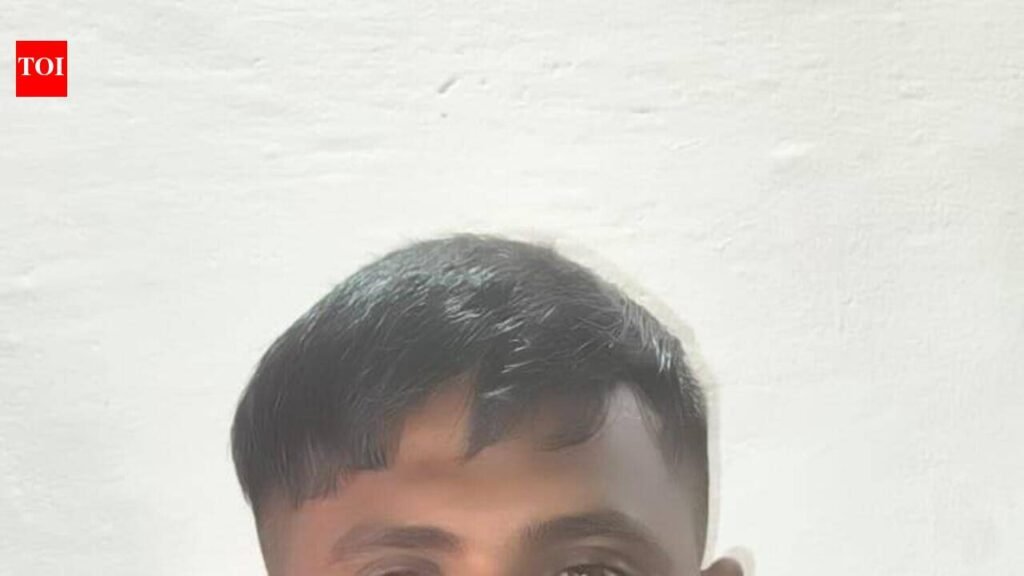 Man kicked off moving local train in Mumbai after door-blocking tiff, suffers injuries; GRP arrest co-passenger | Mumbai News
