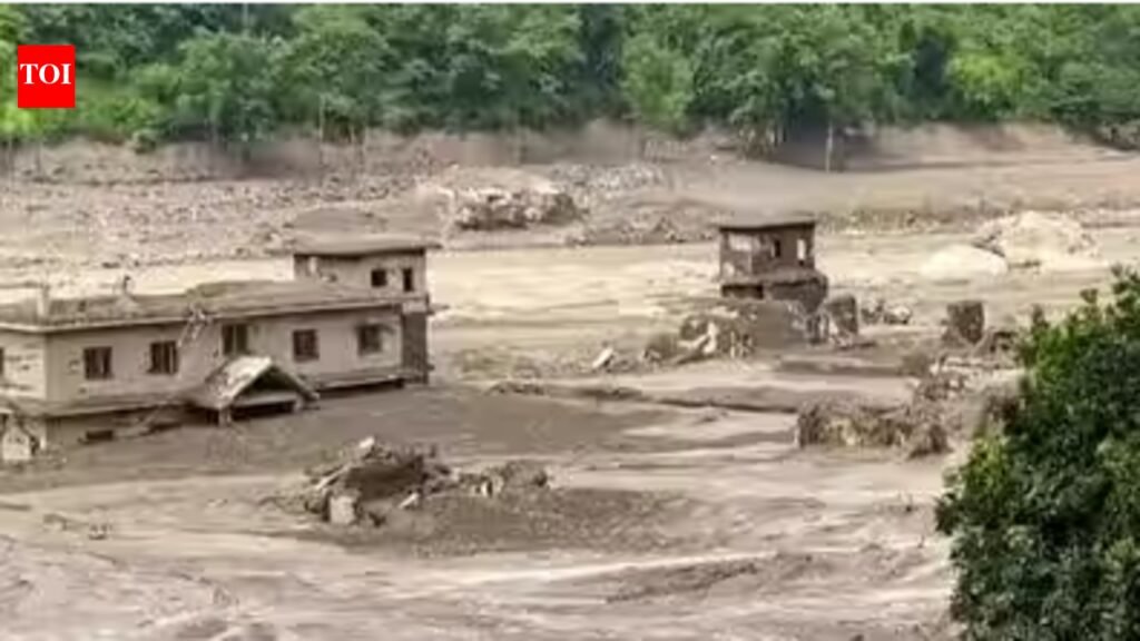 At least 114 tourists from Maharashtra stranded in Nepal floods, 66 not traced yet | Mumbai News