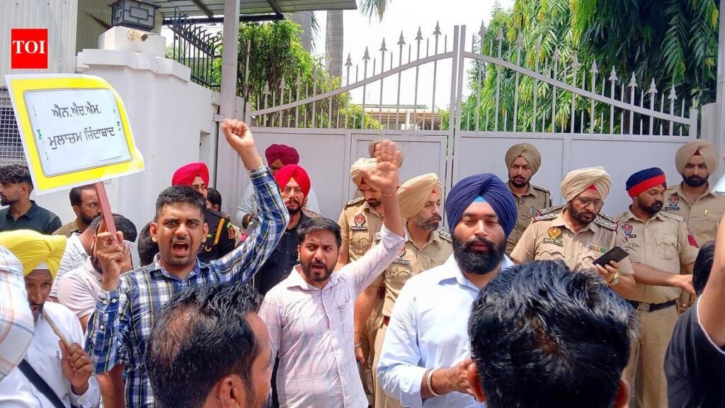 Punjab employees’ Maha Hartal paralyses govt work; action likely over absence | Chandigarh News