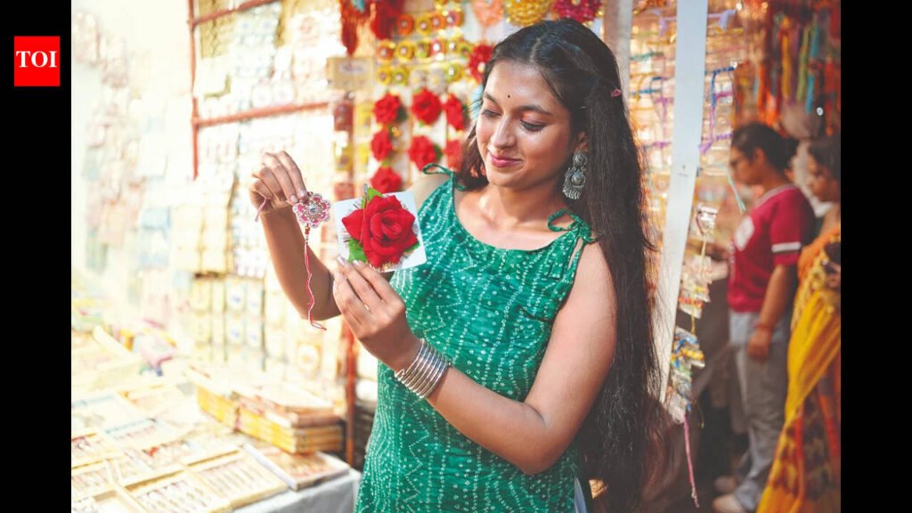Simple threads to thoughtfully curated hampersKolkata leans towards a more personalised Raksha Bandhan | Kolkata News