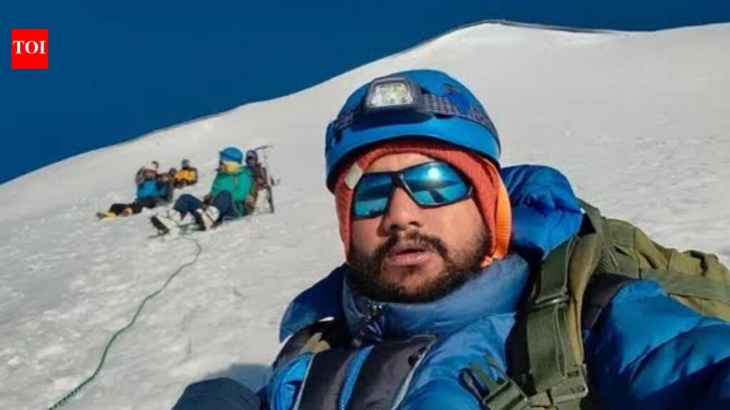At 23, he left banking to chase his passion for the mountains, how Vijay Pratap Singh built a ₹10 crore trekking business