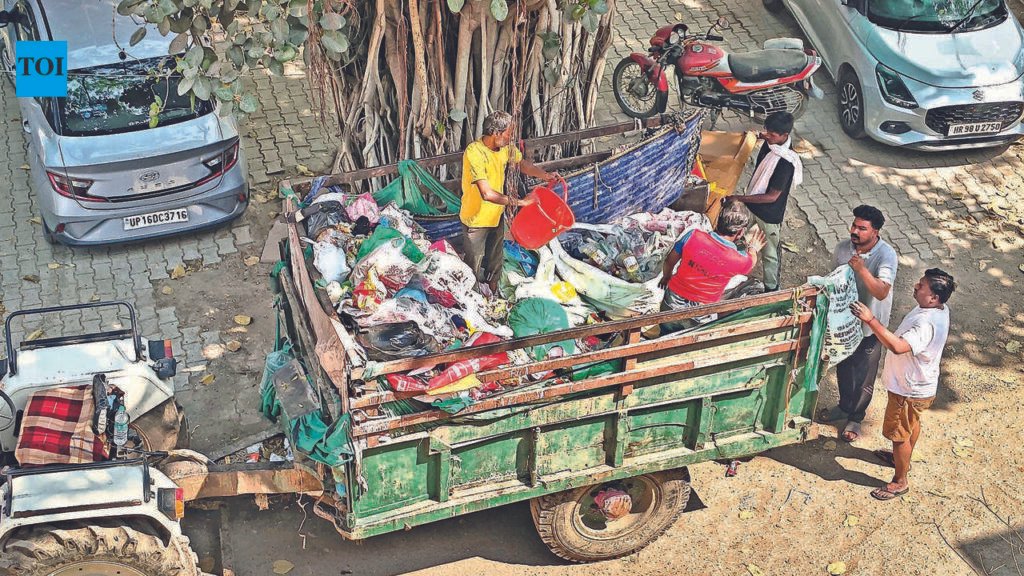 MCG to hire tractor-trolleys, earthmovers amid sanitation strike | Gurgaon News