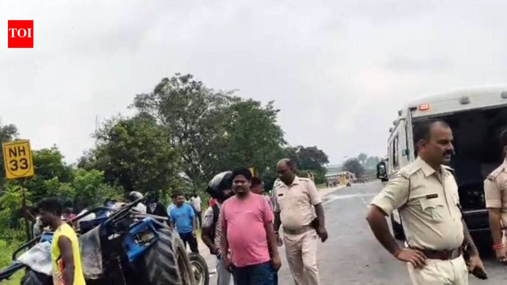 Truck Runs Over Workers Repairing NH-33 Near Ranchi, Two Dead | Ranchi News