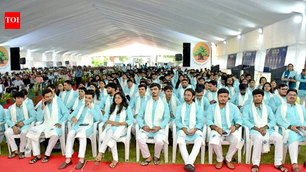 815 students awarded degrees at GNFC University convocation | Vadodara News