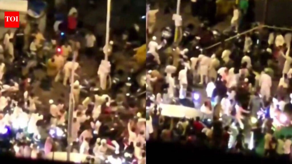 Clash during Eid-e-Milad celebrations: Mumbai police book Instagram accounts | Mumbai News
