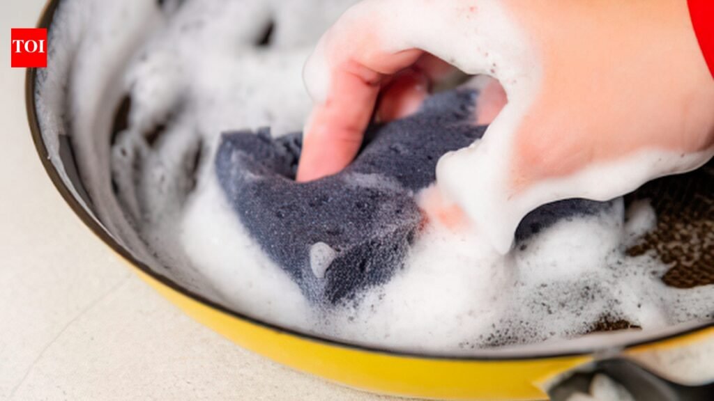 How to clean a burnt pan without scrubbing hard and long