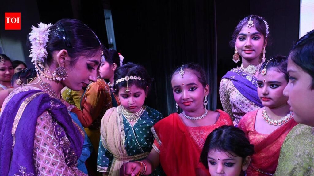 ‘Raksha Bandhan is a bond with nation, nature too’ | Lucknow News