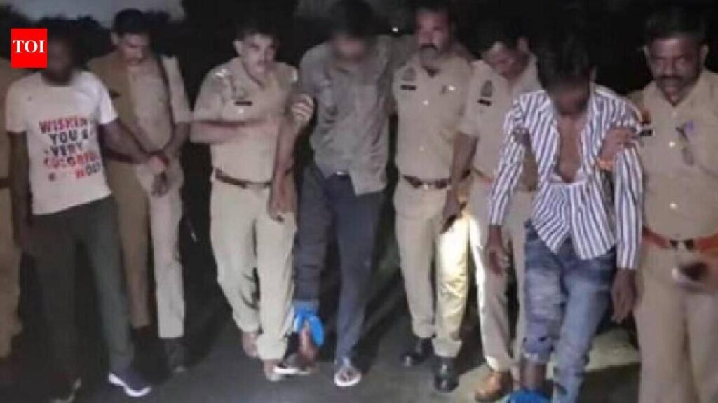 Encounter in Kanpur Dehat, 3 cow slaughter accused held | Kanpur News
