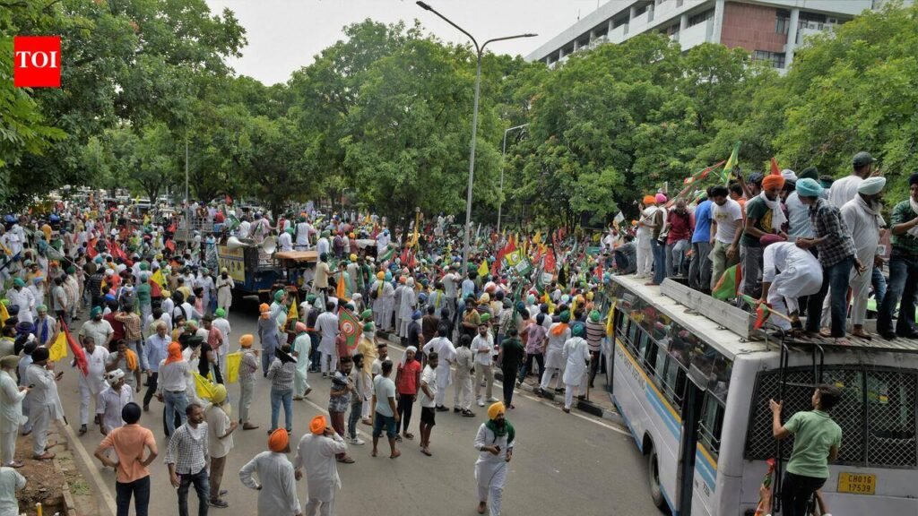 Week-long farmers’ protest to trigger traffic diversions | Chandigarh News