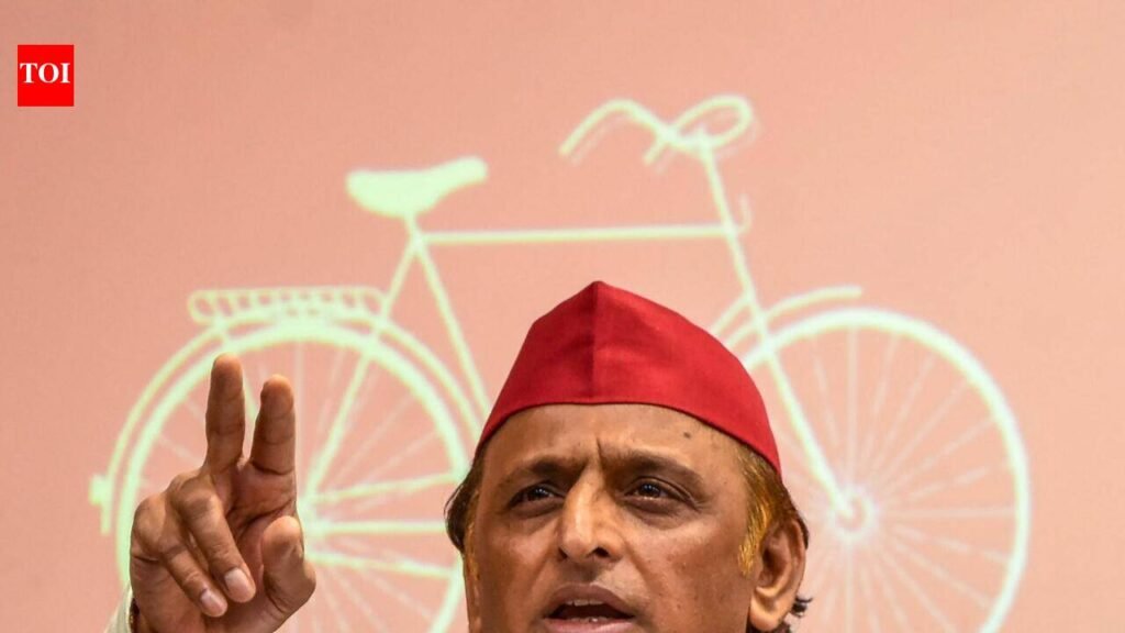 Akhilesh attacks govt over 1L job promise, temple donation theft | Lucknow News